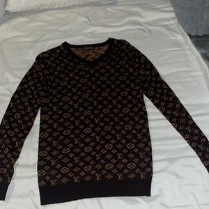 Used LV sweater, Very warm! used twice only in good condition. Not original